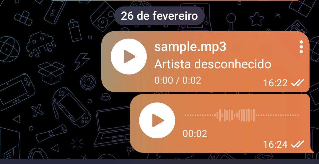 Um mesmo áudio foi enviado pelo mensageiro Telegram. Cada um aparece de uma forma para o destinatário. A diferença é o formato.